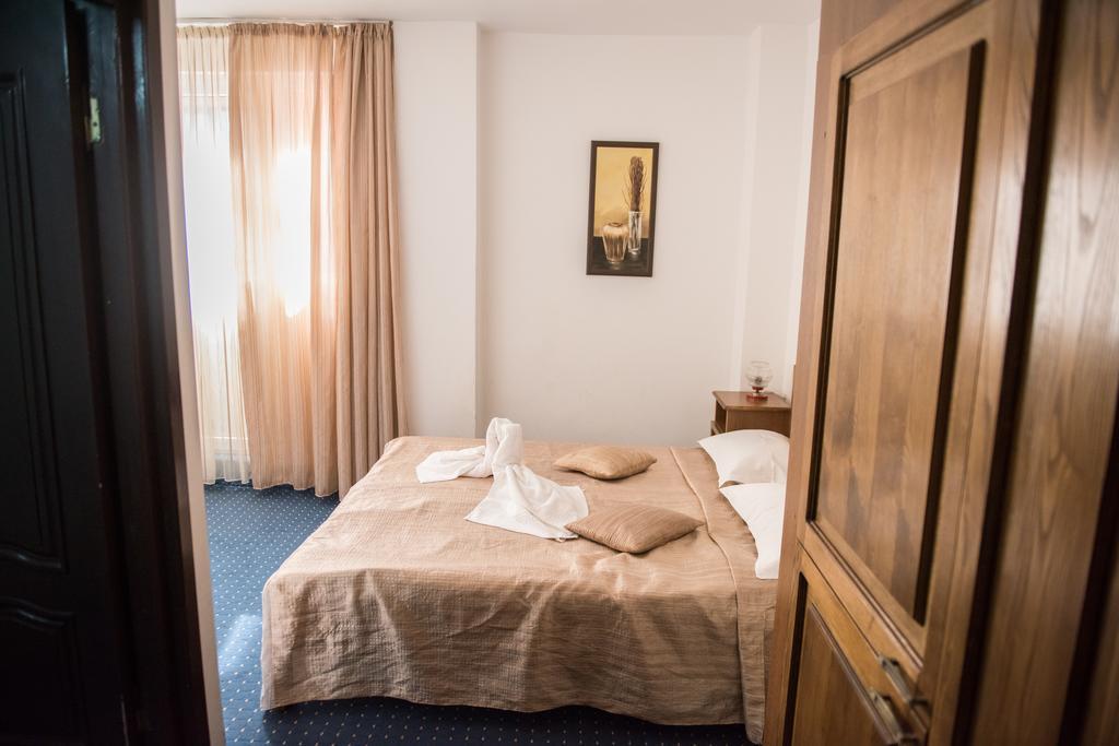 Hotel Dynes Eforie Nord Luaran gambar